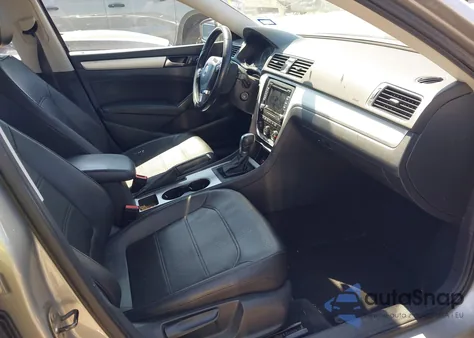 2013 Volkswagen Passat 2.5L Se из США, поврежденный, VIN 1VWBP7A36DC068732